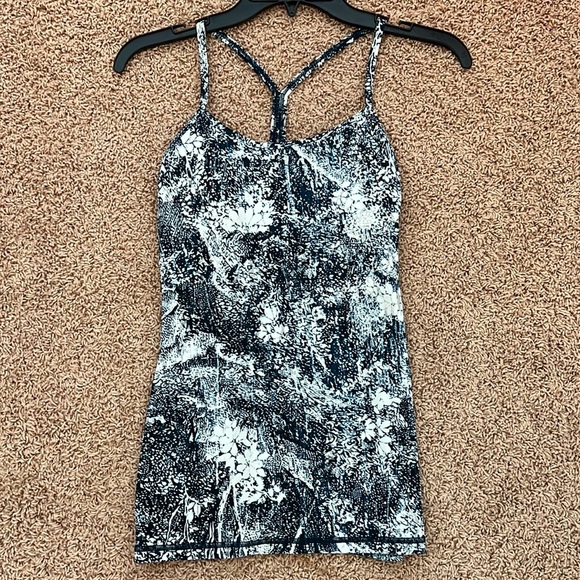 Lululemon tank - Picture 2 of 5
